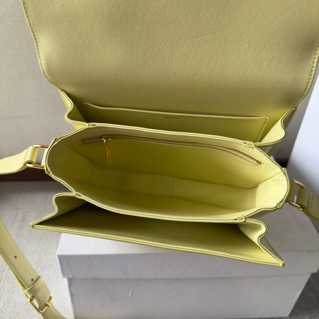 CLASSIQUE TRIOMPHE BAG 22 IN YELLOW CALFSKIN