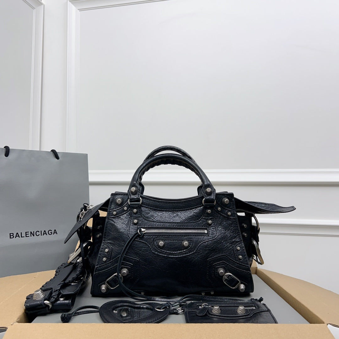 NEO CAGOLE 26 IN BLACK LAMBSKIN