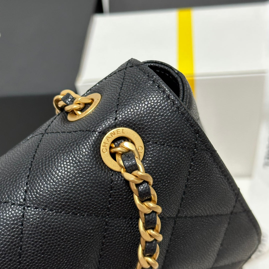 CC BACKPACK 22 IN BLACK GRAINED CALFSKIN